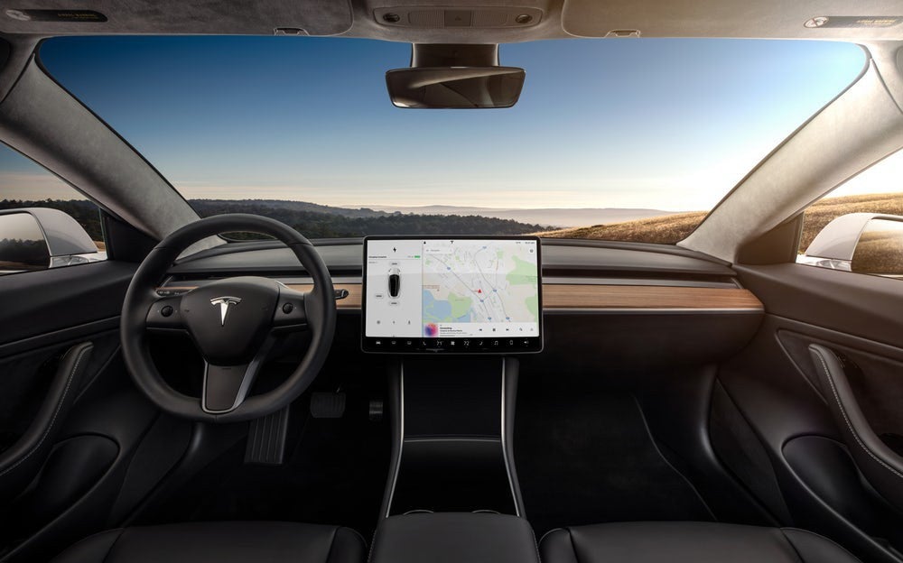 El Model 3 con dos motores se convierte en una especie de Model S a escala.