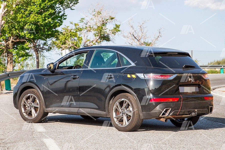 El DS7 híbrido enchufable podrá recorrer hasta 50 km en modo 100% eléctrico.
