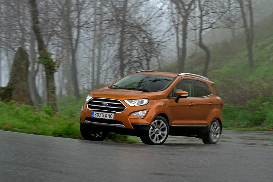 El Ecosport tiene un buen comportamiento en carretera pero las suspensiones tienen unos rebotes que hacen que pierda mucho confort.