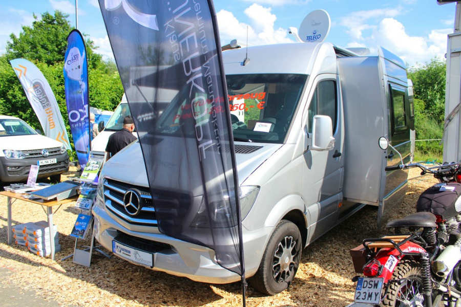 Esta Mercedes Sprinter es un mini motorhome