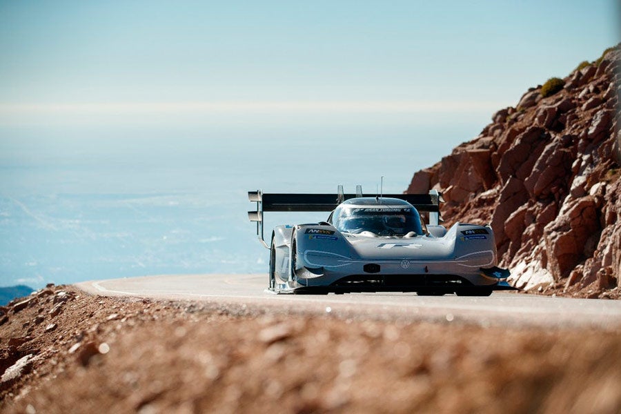 Volkswagen I.D. R Pikes Peak: récord absoluto en la carrera hacia las nubes Volkswagen I.D. R Pikes Peak: récord absoluto en la carrera hacia las nubes