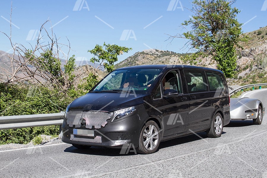 Fotos espía de la renovada Mercedes Clase V 2019 Fotos espía de la renovada Mercedes Clase V 2019