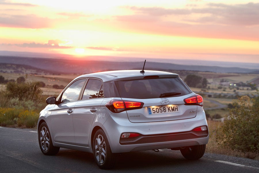 Además de la versión 5 puertas, la carrocería del i20 está disponible en variantes Active o Coupé (3 puertas).