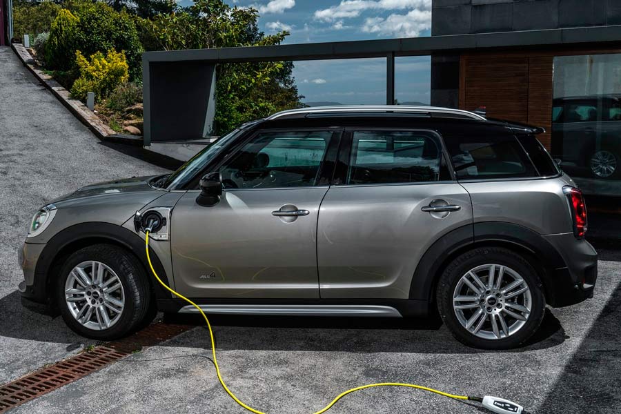 El Mini Countryman híbrido enchufable homologa 42 km de autonomía 100% eléctrica en ciclo NEDC.