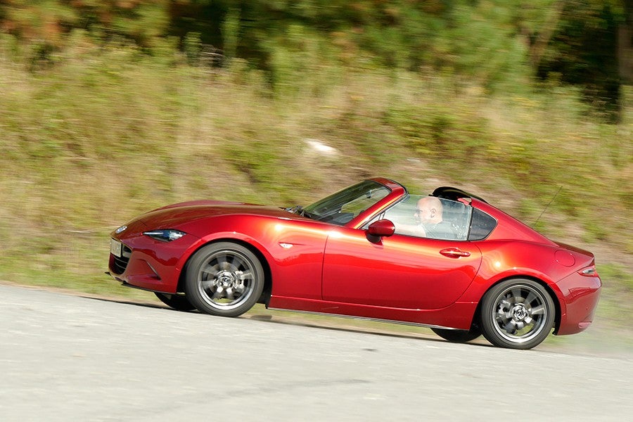El motor 1.5 mueve con alegría el MX-5 RF.