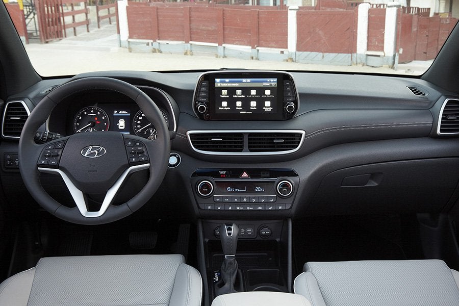 El salpicadero del Hyundai Tucson 2018 ha modernizado su imagen.