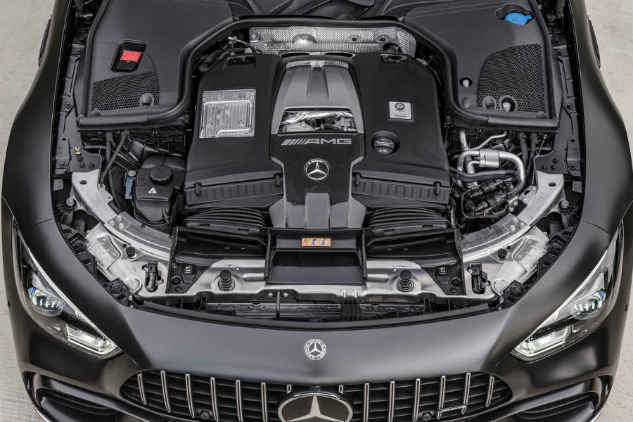 El motor V8 tenía que estar disponible en la gama