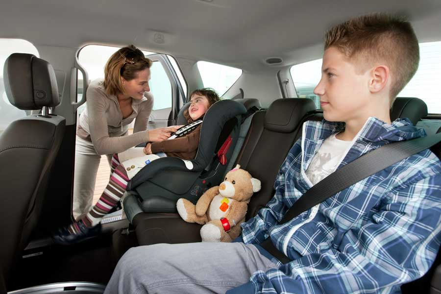 ¿Cometes estos errores al volante y tus hijos lo ven? ¿Cometes estos errores al volante y tus hijos lo ven?