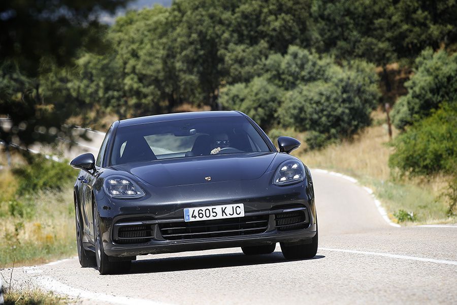 Prueba ¡y videoprueba! del Porsche Panamera 4 E-Hybrid: rápido, cómodo y sin restricciones Prueba ¡y videoprueba! del Porsche Panamera 4 E-Hybrid: rápido, cómodo y sin restricciones