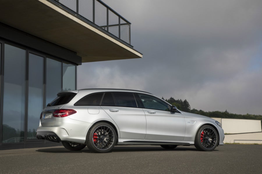 El Clase C 63 AMG tiene dos variantes: berlina y estate