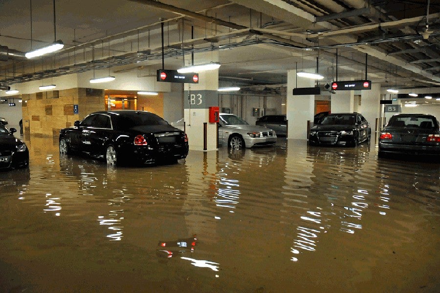 Cómo recuperar un coche inundado Cómo recuperar un coche inundado