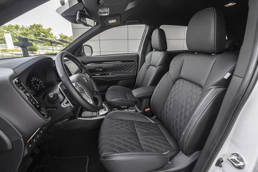 El motivo ajedrezado de la nueva tapicería de piel da un toque 'premium' al interior.