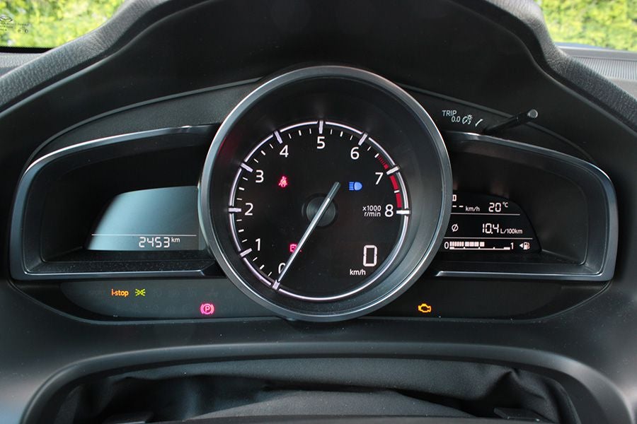 La autonomía del Mazda3 de gasolina de 120 CV es de aproximadamente 700 kilómetros.