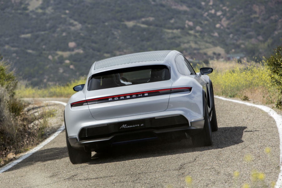 Porche espera que el Mission E Cross Turismo sea todo un éxito de ventas