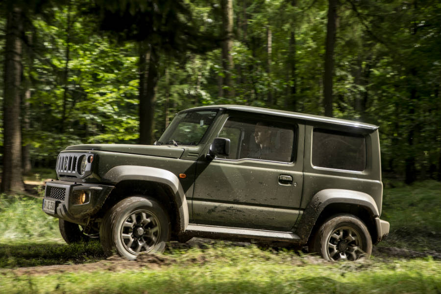 El comportamiento del Jimny es regular en carretera y excelente en campo