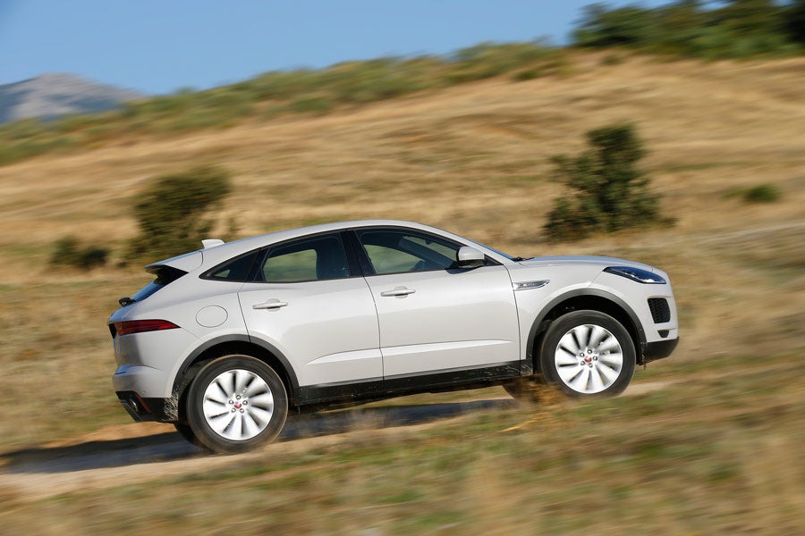 Imágenes dinámicas del Jaguar E-Pace.