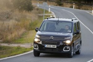 El motor diésel de 100 CV puede que se quede algo justo, si cargamos el coche hasta los topes.