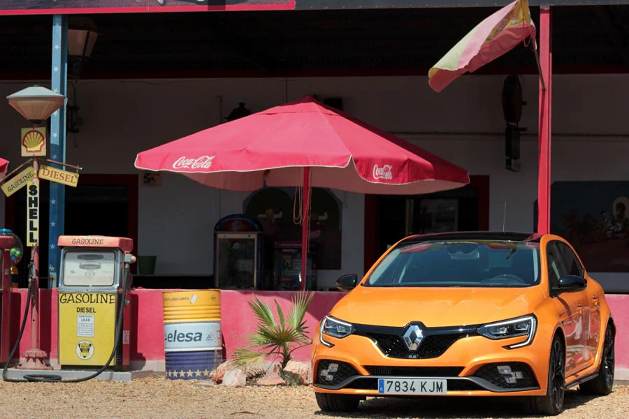 Para la calle y los Track Days: así es el nuevo Renault Mégane IV R.S.  Trophy - 16 Valvulas