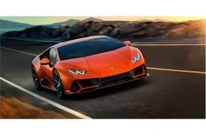 El Lamborghini Huracán EVO monta el V10 de 5.2 litros y 560 caballos del Performante