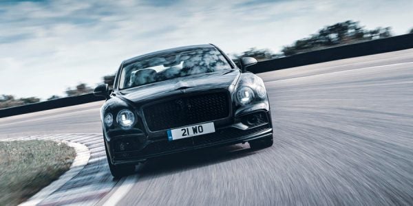 Bentley Flying Spur 2019: tendrá tracción y dirección en los dos ejes