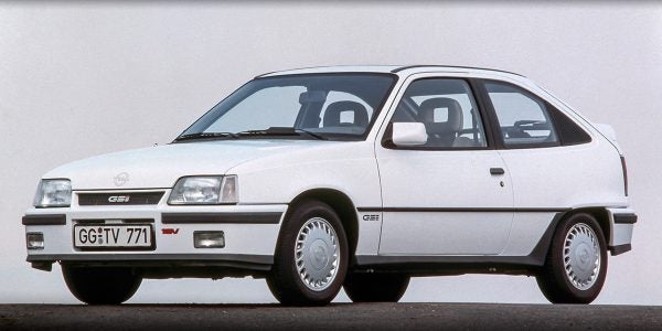 10 coches míticos de los 80: prestaciones hasta en berlinas