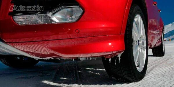 Cómo conducir con hielo: ¡peligro de accidente!