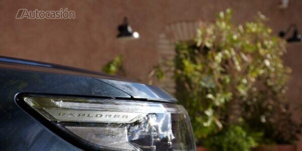Ford Explorer PHEV 2020 exterior.