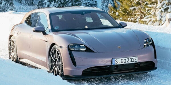 coche electrico nieve