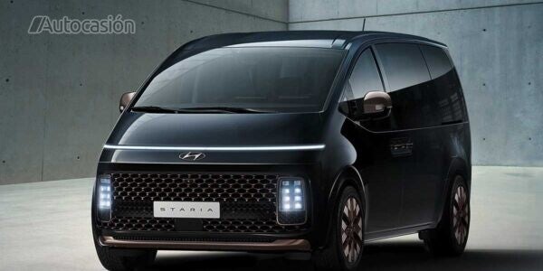 Hyundai Staria: frontal