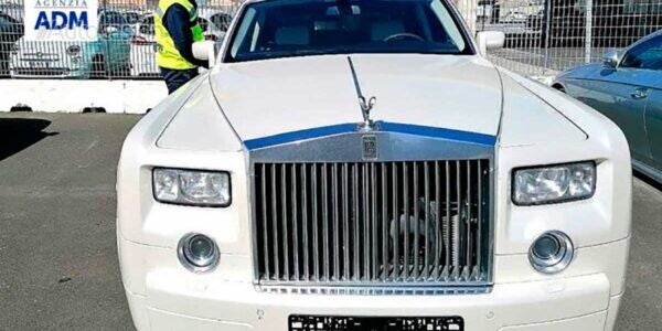 Rolls Royce incautado por las autoridades