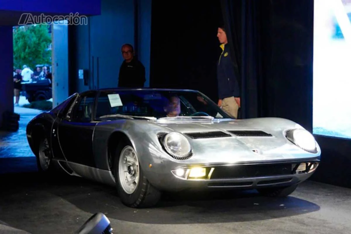 Vendido un Lamborghini Miura que estuvo 40 años cogiendo polvo en un  almacén | Autocasión