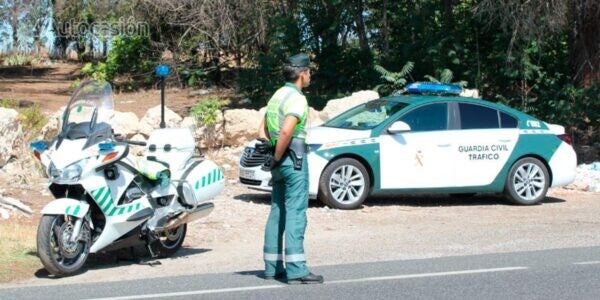 Guardia Civil moto coche