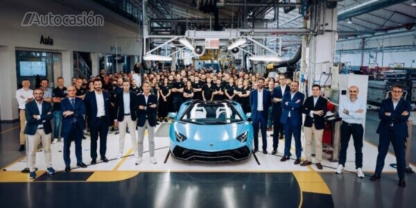 El V12 del Lamborghini Aventador se despide así