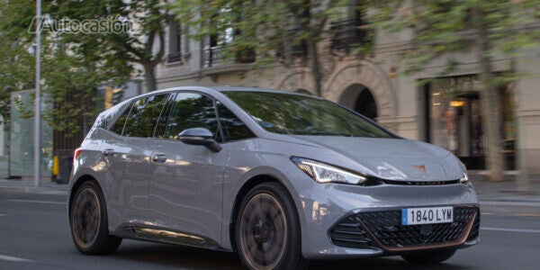 Cupra Born e-Boost movimiento