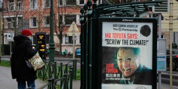 Publicidad pirateada por Brandalism