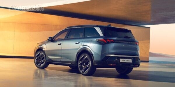 Peugeot E-5008 2024 trasera