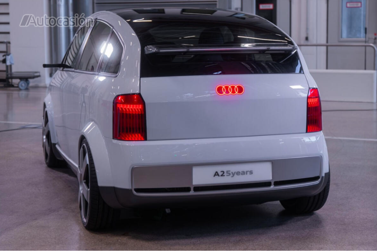 Audi-A2-E-Tron-Concept-2.png