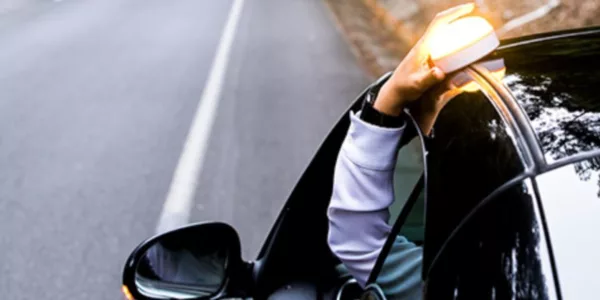 Se acabó el periodo de gracia anunciado por el Gobierno: llegan las primeras multas por no llevar la baliza V16