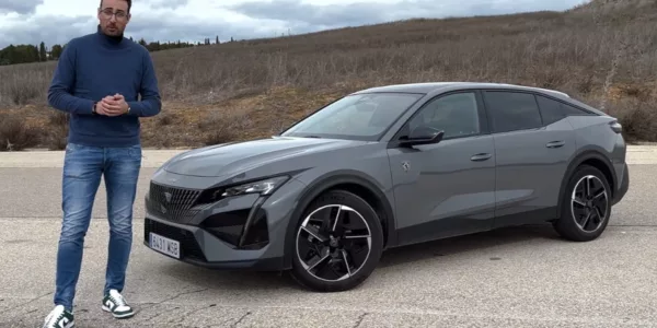 VÍDEO| Peugeot 408 GT Hybrid: cómodo, eficiente y original