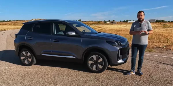 VÍDEO| Probamos el EBRO s400: un SUV híbrido cómodo y muy equipado que aspira a superventas