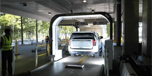 Con este nuevo sistema basado en IA, Hertz te cazará si has hecho un rasguño al coche