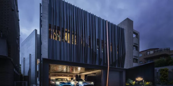 N°001 Minami Aoyama, la casa de lujo de Aston Martin