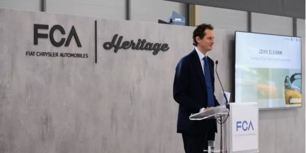 John Elkann en un acto de FCA