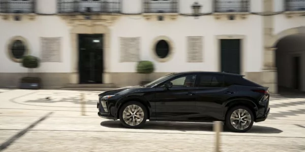 Lexus RZ 550e F SPORT