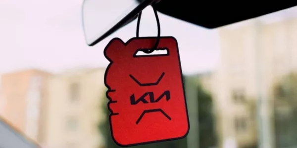 Ambientador de Kia con olor a gasolina