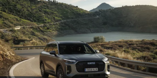 El Ebro s900 solo se ofrecerá con un sistema híbrido enchufable.