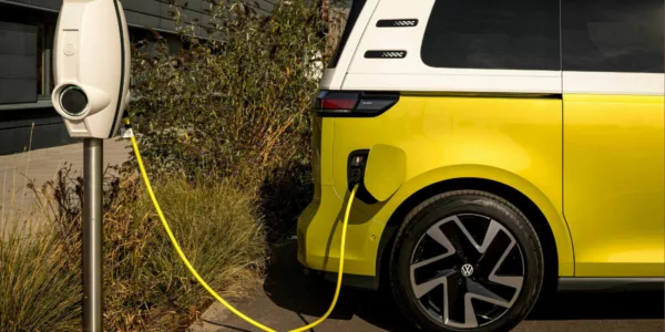 El lado oculto de la movilidad eléctrica: un estudio revela qué elemento destrozan los coches eléctricos y en qué contaminan más
