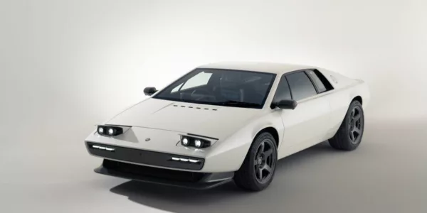 James Bond navegó con él hace medio siglo y ahora puedes adquirirlo en forma de moderno superdeportivo