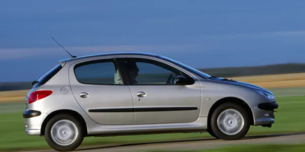 Coches de ocasión muy fiables por menos de 6.000€ en España