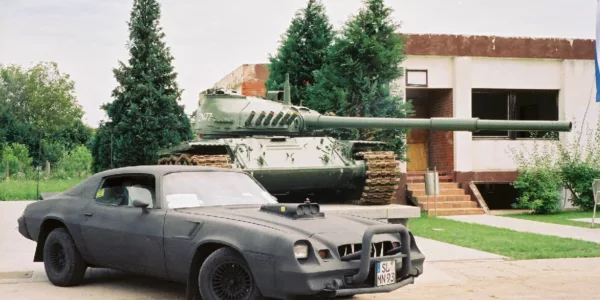Ghost Camaro: la increíble historia del V8 americano que esquivó las balas para salvar vidas en Bosnia